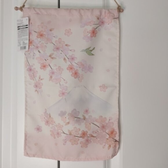 Daiso: Blossom & Mountain Banner - Picture 1 of 5